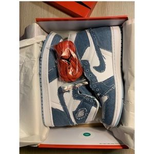 Air Jordan 1 retro Blue Suede’s